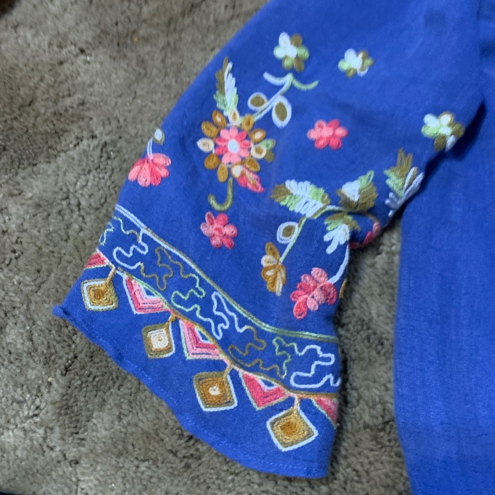 Button down blouse - Picture 2 of 3